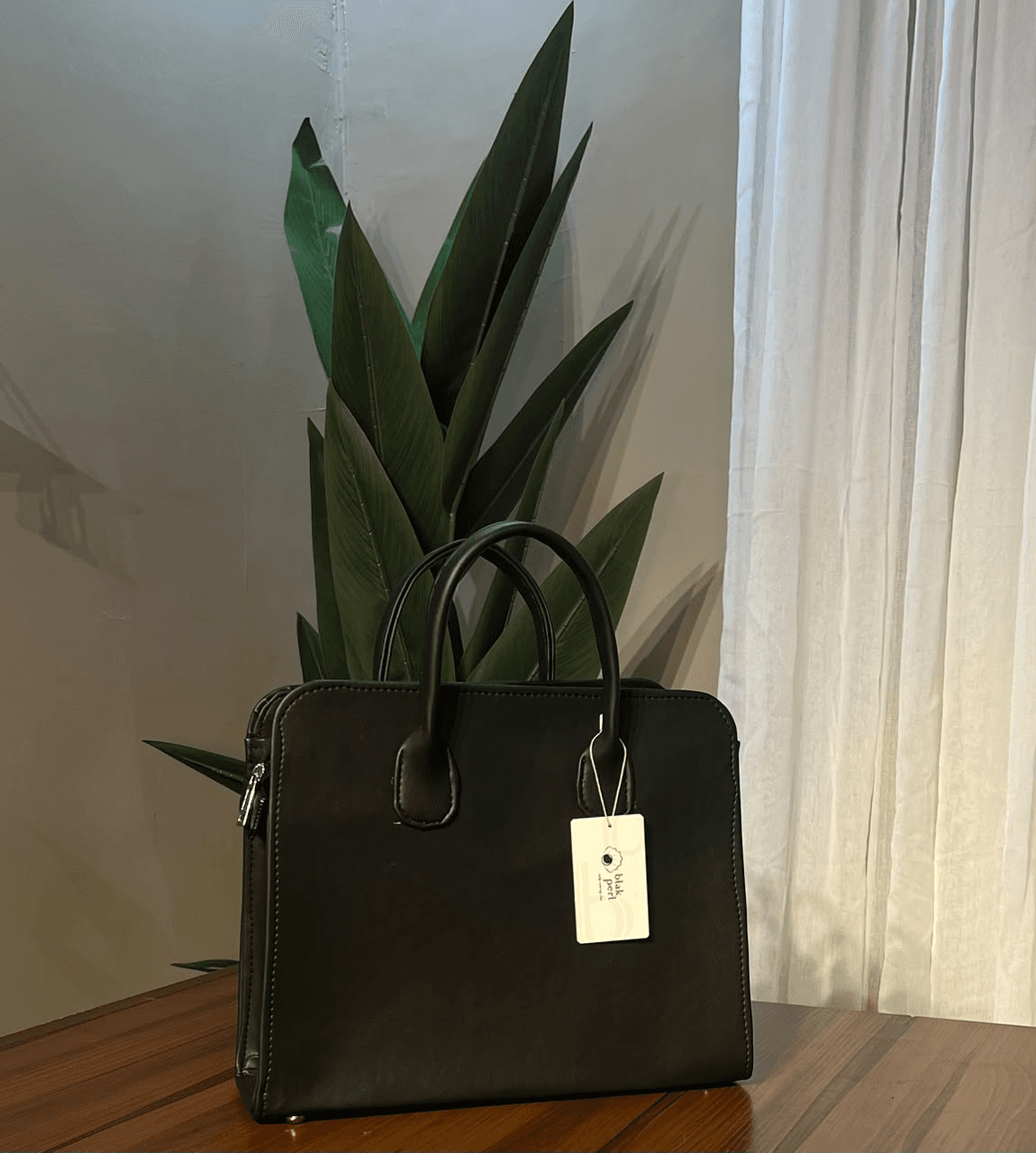 THE ENI BAG — Black