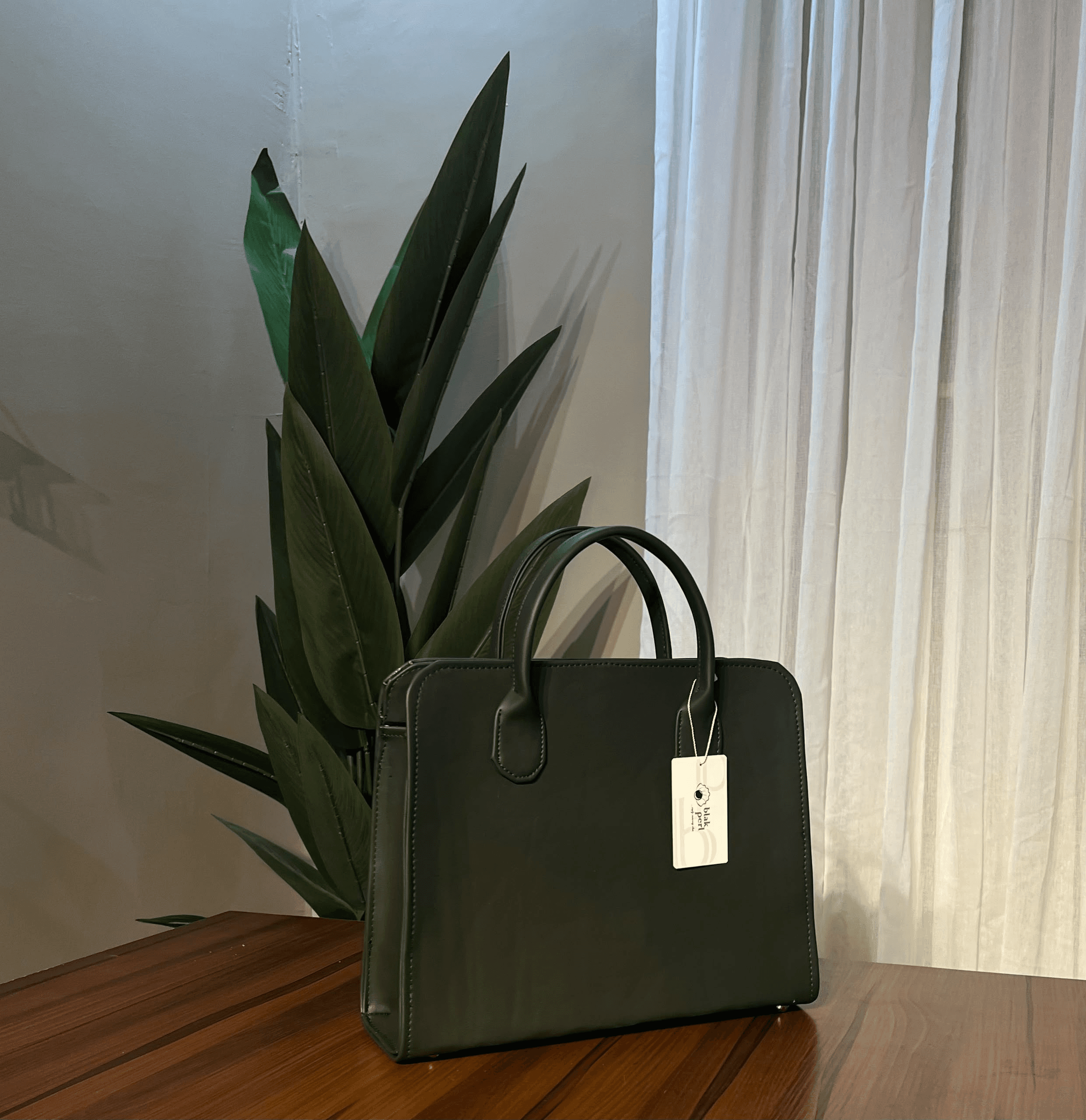 THE ENI BAG — Olive